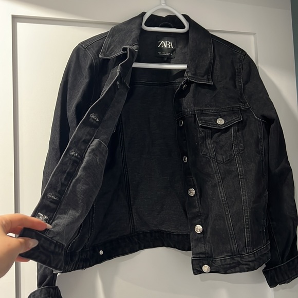 Black Zara jean jacket - Picture 2 of 3